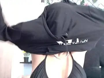 Evatits_1  live sex cam