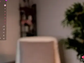 GoldenLenarz  live sex cam