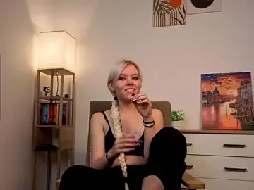 GoldenLenarz  live sex cam