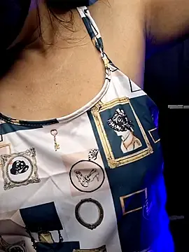 Nisha027  live sex cam