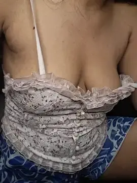 Nisha027  live sex cam