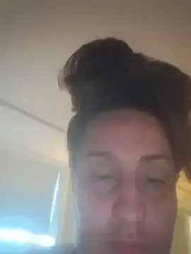 Mannibee  live sex cam