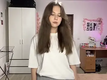 NyelleSpir  live sex cam