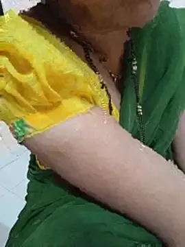 Anuradha1432  live sex cam