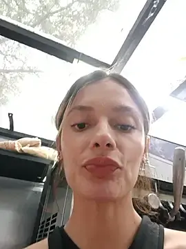 Karenarango  live sex cam