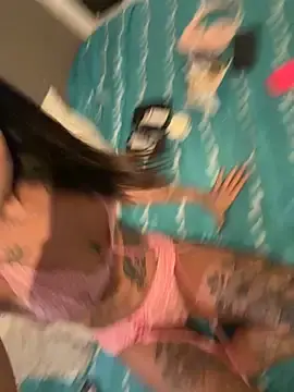 Joyce777  live sex cam