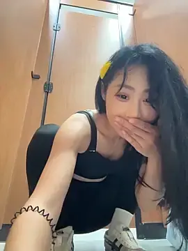 So-linger  live sex cam