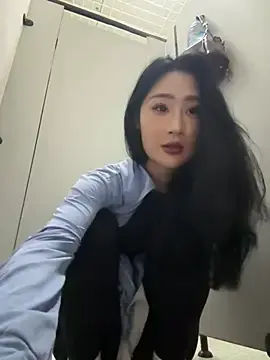 So-linger  live sex cam