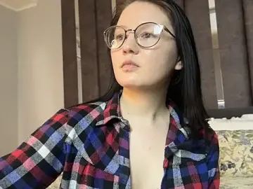 FlowyLily  live sex cam
