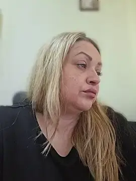 Luna-Secret  live sex cam