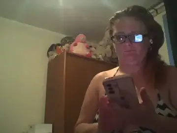 Naughtybutnicedaisy  live sex cam