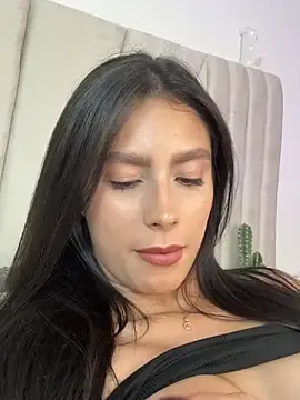 Oficialaura  live sex cam