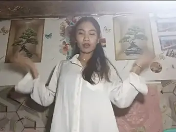 DeeannGunby  live sex cam