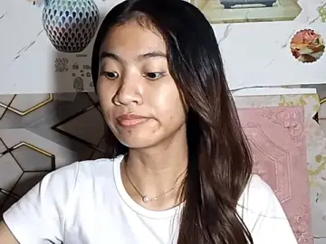 DeeannGunby  live sex cam
