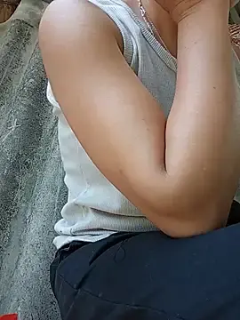 Heryy_xx  live sex cam
