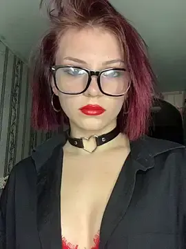 Lusty_Lun  live sex cam