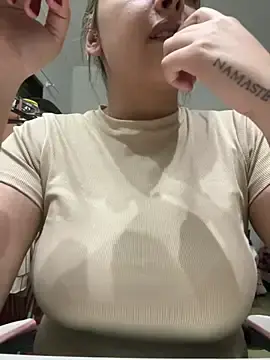 Sweetshygirl  live sex cam