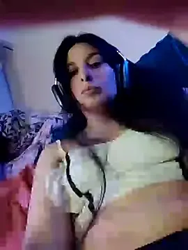Bigyummmzul  live sex cam
