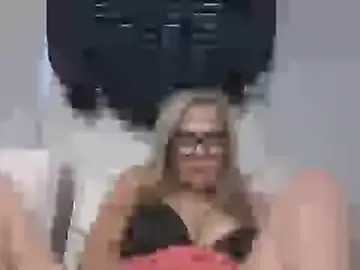 BustyDDBrooke  live sex cam