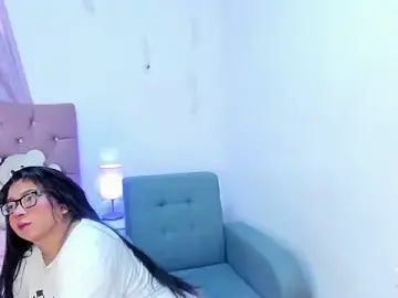 Latinabombsheell  live sex cam