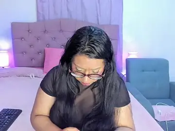 Latinabombsheell  live sex cam