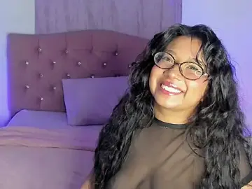 Latinabombsheell  live sex cam