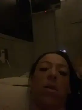 Leelecarolinna  live sex cam
