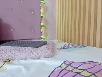 Lovely__kiss__  live sex cam
