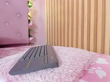 Lovely__kiss__  live sex cam