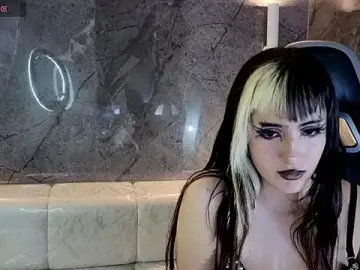 Raven_t_  live sex cam