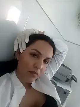 Zaraluxx1  live sex cam