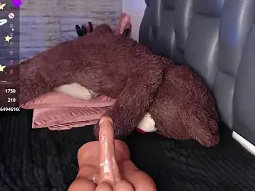 TinnaCobb  live sex cam