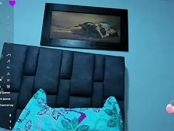 Vahiolet_smith  live sex cam