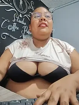 Sheila_ro  live sex cam