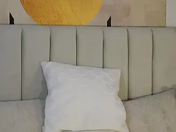 MiaJolie_  live sex cam