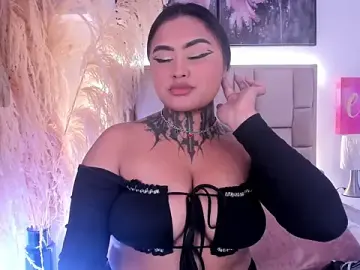 Lairahearvy  live sex cam