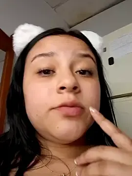 Lauqueen77  live sex cam