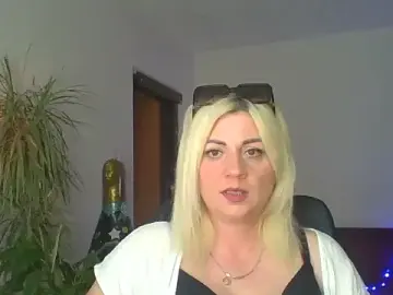 LunaaKiss  live sex cam
