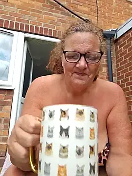 MissQueenBeex  live sex cam