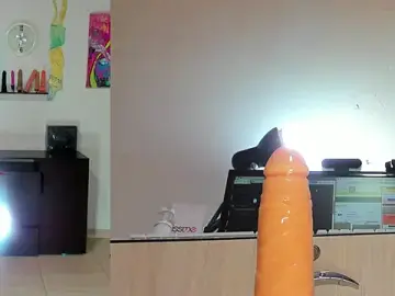 Ema_funny  live sex cam