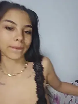 Crissdesire  live sex cam