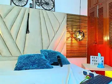Hether_t  live sex cam