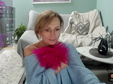 HornyMilf_777  live sex cam