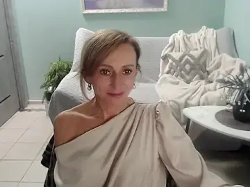 HornyMilf_777  live sex cam
