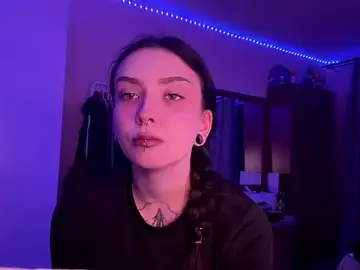LouraSilvius  live sex cam