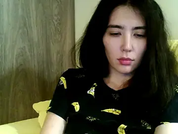 Luneyaa  live sex cam