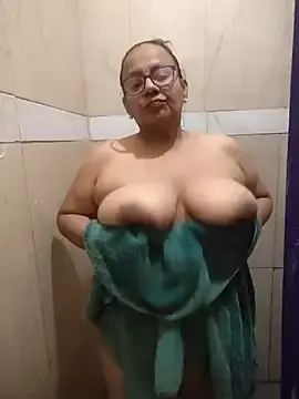 Roxy_77  live sex cam