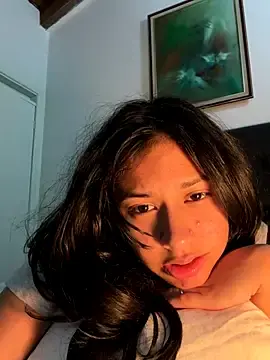 Lynn9000  live sex cam