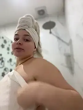 Sarahreyess_11  live sex cam