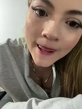 Meggan___  live sex cam
